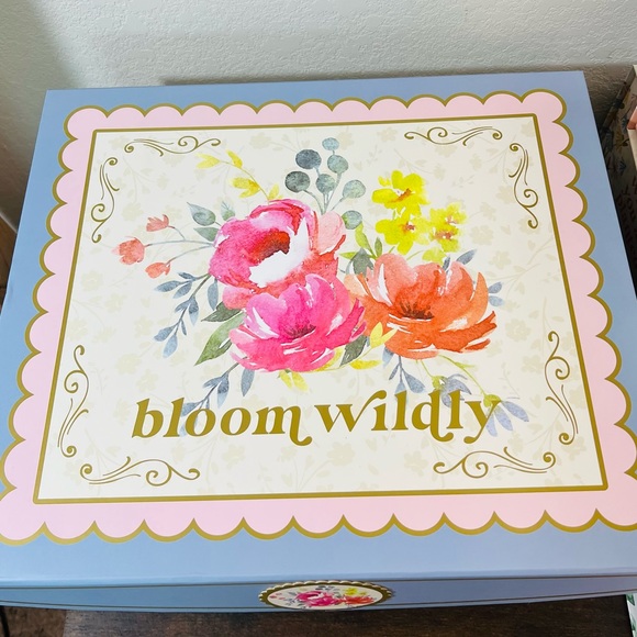 Bloom Wildly Decorative Box Set - Picture 8 of 9